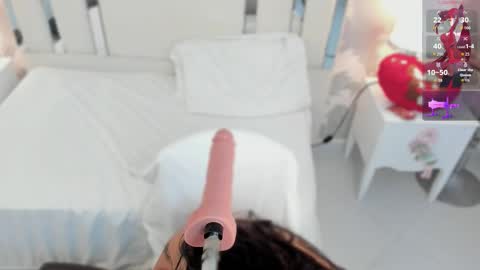 Nahomy Roberts online show from December 22, 11:40 am