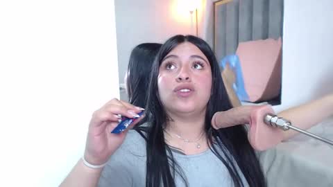 Naia x online show from March 4, 4:02 pm