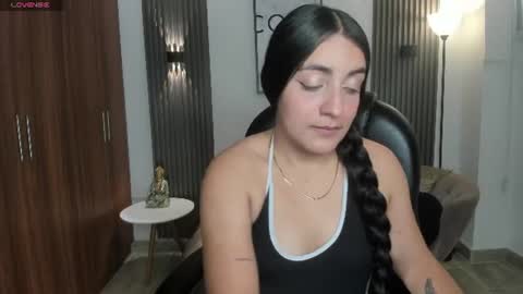 Snapshot of naiah_blue chatting on June 19, 6:56 pm naiah_blue online show from June 19, 6:56 pm