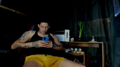 naider_1 online show from March 29, 6:02 am