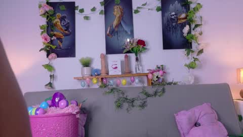 nairagold_ online show from April 6, 12:52 am