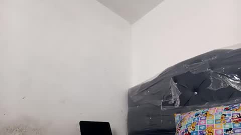 Snapshot of naisha_and_axelh chatting on February 5, 5:39 pm naisha and axel2 online show from February 5, 5:39 pm