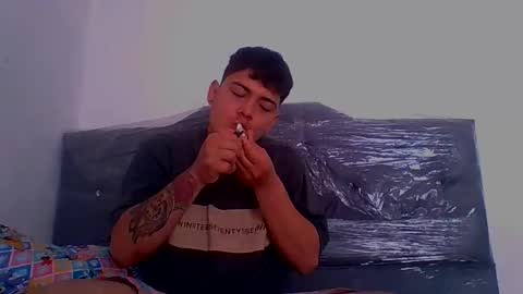 Snapshot of naisha_and_axelh chatting on February 7, 6:44 pm naisha and axel2 online show from February 7, 6:44 pm