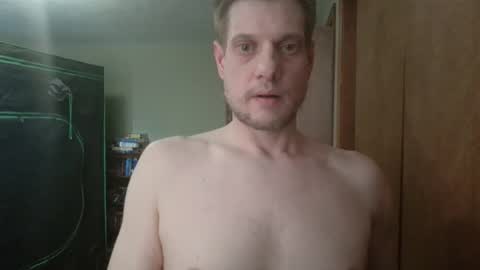Snapshot of nakedcav chatting on February 16, 10:17 pm NakedClown online show from February 16, 10:17 pm