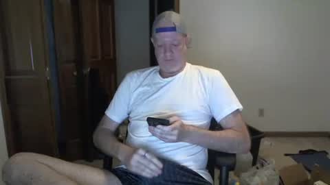 Snapshot of nakedilmale chatting on May 25, 2:39 am Tip 100 for my full real name online show from May 25, 2:39 am