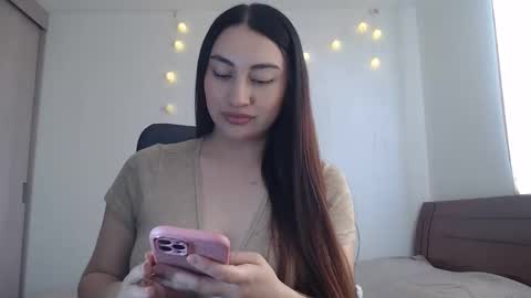 Snapshot of nala_foster chatting on April 18, 3:27 pm Nala online show from April 18, 3:27 pm