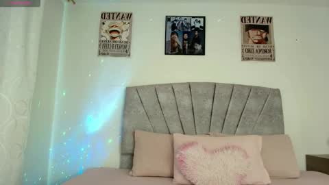 NamiThompson online show from February 27, 1:22 pm