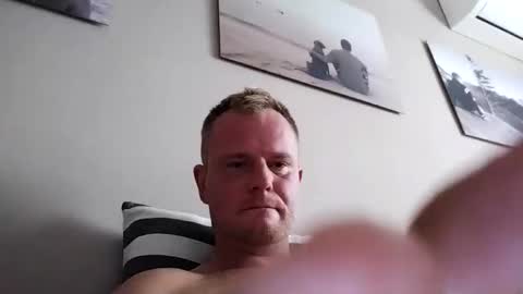 Snapshot of nandosss chatting on October 27, 10:19 am nandosss online show from October 27, 10:19 am