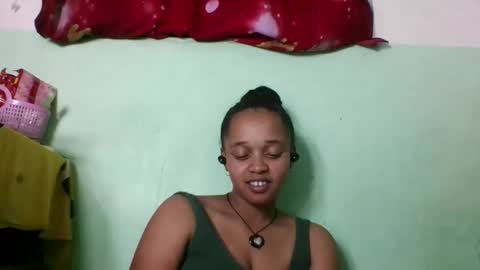 Snapshot of nandrianina416143 chatting on April 22, 6:53 pm nandrianina416143 online show from April 22, 6:53 pm
