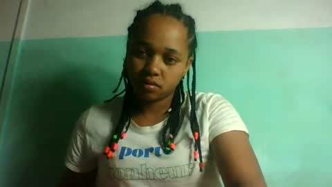 nandrianina416143 online show from June 29, 12:27 pm