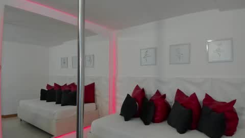 Naomi Amoretti online show from February 10, 4:44 pm