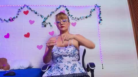 Naomi online show from October 3, 11:18 am