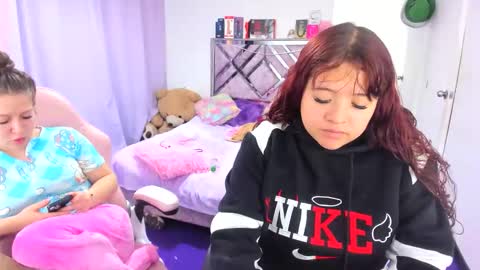 Snapshot of naomi_johnson132 chatting on May 27, 5:21 pm nahomi online show from May 27, 5:21 pm