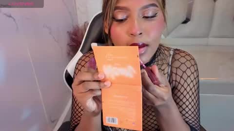 Naomi  online show from May 19, 12:33 pm