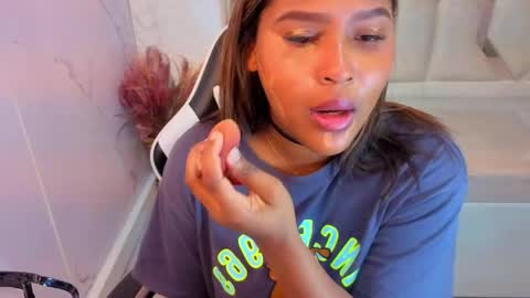 Naomi  online show from May 26, 12:45 pm