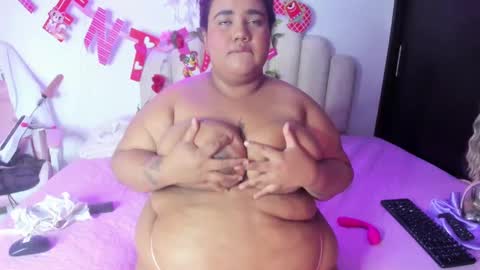 Snapshot of naomiasha_ chatting on February 5, 9:07 pm online show from February 5, 9:07 pm