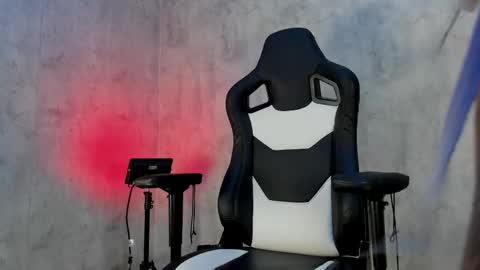 Snapshot of naomibrinks1 chatting on May 20, 5:13 am Heidy online show from May 20, 5:13 am