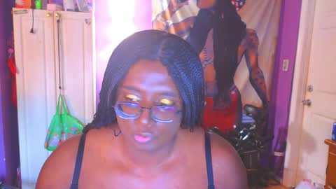 Naomi online show from May 28, 7:00 pm