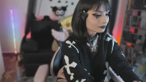 Naomi online show from April 18, 4:55 pm