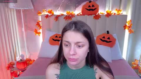 Snapshot of naomimur chatting on October 20, 4:57 am Naomi online show from October 20, 4:57 am