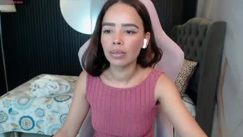 Snapshot of naomis_36 chatting on May 6, 2:22 pm Naomis online show from May 6, 2:22 pm