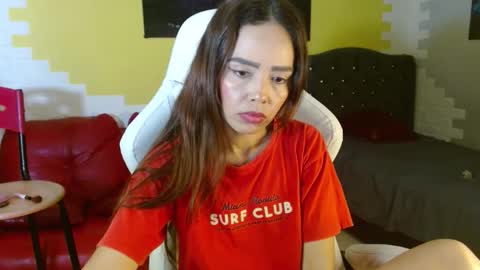 Snapshot of naomis_36 chatting on May 14, 3:19 pm Naomis online show from May 14, 3:19 pm