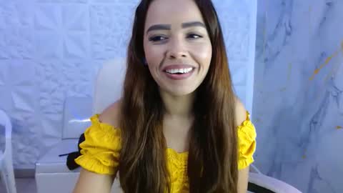 Snapshot of naomis_36 chatting on May 22, 1:28 pm Naomis online show from May 22, 1:28 pm