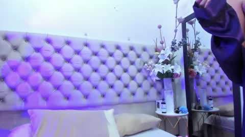 NaomiWhite online show from July 23, 1:58 am