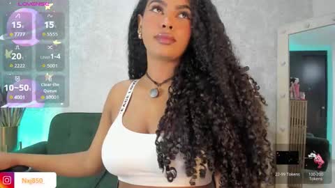 Naomi     online show from November 21, 3:05 am