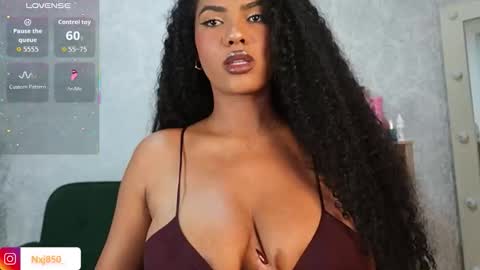 Snapshot of naomixjones1 chatting on March 12, 2:50 am Naomi online show from March 12, 2:50 am
