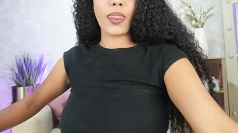 Snapshot of naomixjones1 chatting on May 20, 11:33 pm Naomi online show from May 20, 11:33 pm