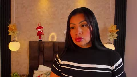 Naomy Smith online show from December 4, 11:08 am