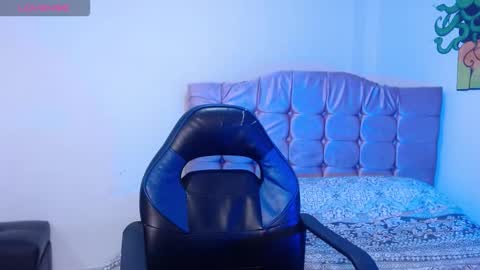 Snapshot of naomybenedetti chatting on October 20, 1:00 pm Nao online show from October 20, 1:00 pm