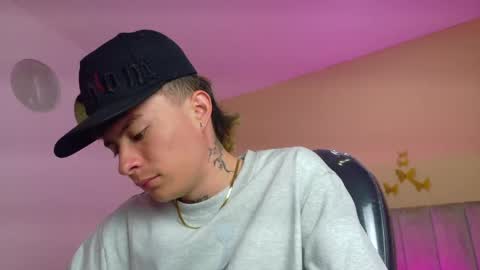 Snapshot of nascary_fox chatting on June 3, 12:08 pm Nascary Fox online show from June 3, 12:08 pm