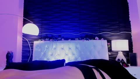 Snapshot of nastasha_nasty1 chatting on July 10, 10:01 pm Maira online show from July 10, 10:01 pm