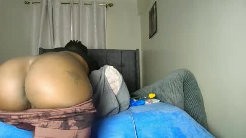 Snapshot of nasty_sweet_holes chatting on December 2, 3:34 am NESTER online show from December 2, 3:34 am