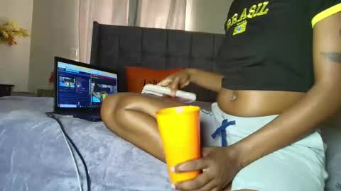 Snapshot of nasty_sweet_holes chatting on January 6, 6:28 am NESTER online show from January 6, 6:28 am