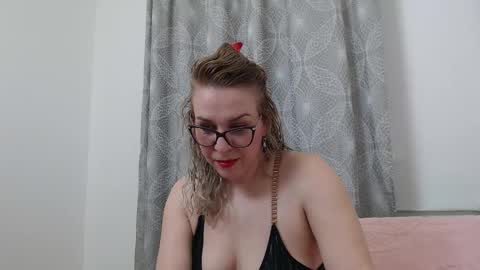 Snapshot of nastyada chatting on February 23, 9:23 pm Ada online show from February 23, 9:23 pm