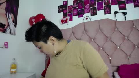 nat_evans8 online show from July 7, 11:53 pm