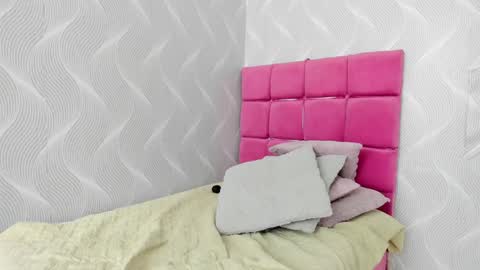 Snapshot of natalia_aguirre chatting on December 23, 6:37 pm Naty online show from December 23, 6:37 pm