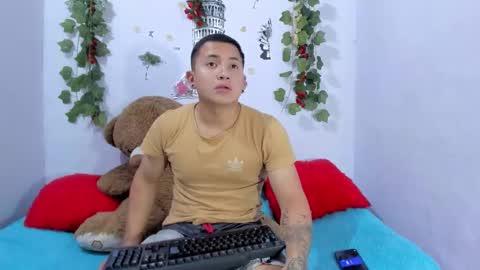 Snapshot of nataliaandjulliam chatting on February 17, 3:14 am nataliaandjulliam online show from February 17, 3:14 am