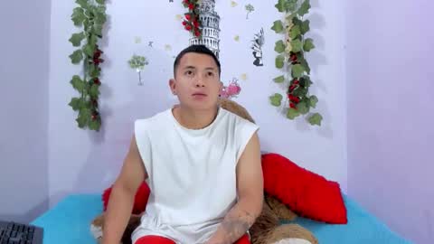 Snapshot of nataliaandjulliam chatting on February 27, 7:08 am nataliaandjulliam online show from February 27, 7:08 am