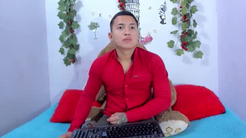 Snapshot of nataliaandjulliam chatting on March 2, 3:09 am nataliaandjulliam online show from March 2, 3:09 am