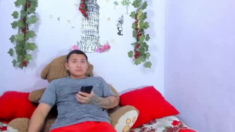 nataliaandjulliam online show from March 24, 3:11 am