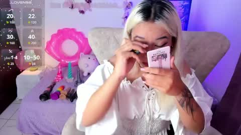 Snapshot of nataliahenao_69 chatting on April 19, 10:12 pm Nataliua Henao online show from April 19, 10:12 pm