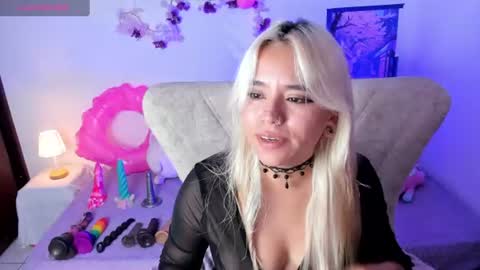 Snapshot of nataliahenao_69 chatting on June 29, 3:35 am Nataliua Henao online show from June 29, 3:35 am