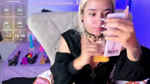 Snapshot of nataliahenao_69 chatting on July 15, 4:12 pm Nataliua Henao online show from July 15, 4:12 pm