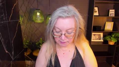 Snapshot of natalicloud chatting on April 18, 7:07 pm NataliCloud online show from April 18, 7:07 pm