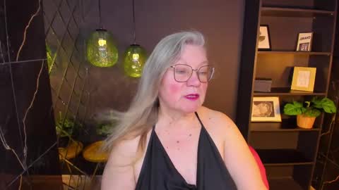Snapshot of natalicloud chatting on May 8, 2:00 pm NataliCloud online show from May 8, 2:00 pm