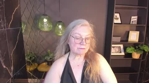 Snapshot of natalicloud chatting on May 14, 1:40 pm NataliCloud online show from May 14, 1:40 pm